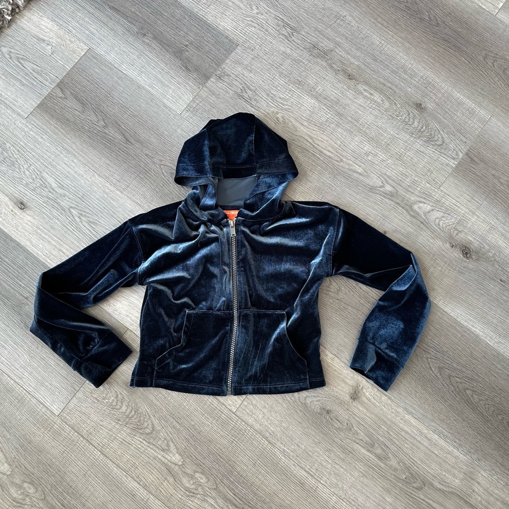 3/20$ Girls Blue “Velvet/Velour” Zip Up Hoodie Tracksuit Top size S(6)
